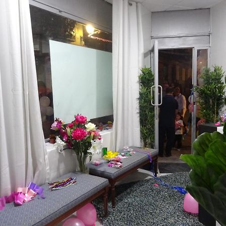 Hostal Lavapies Мадрид Экстерьер фото