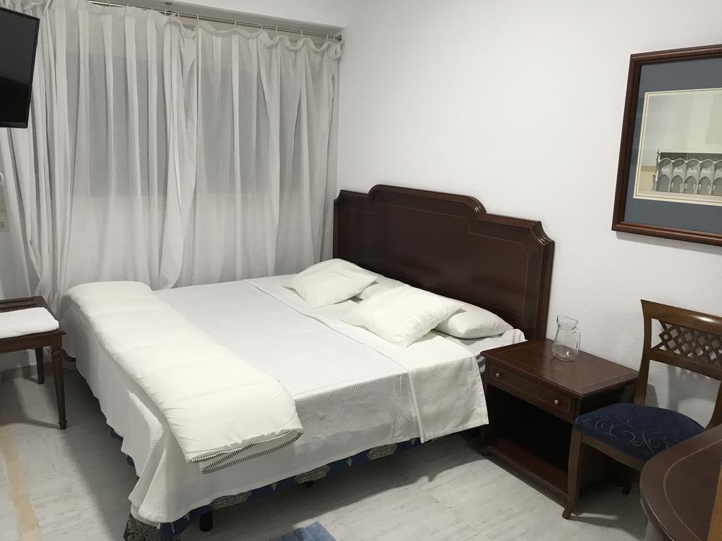 Hostal Lavapies Мадрид Экстерьер фото