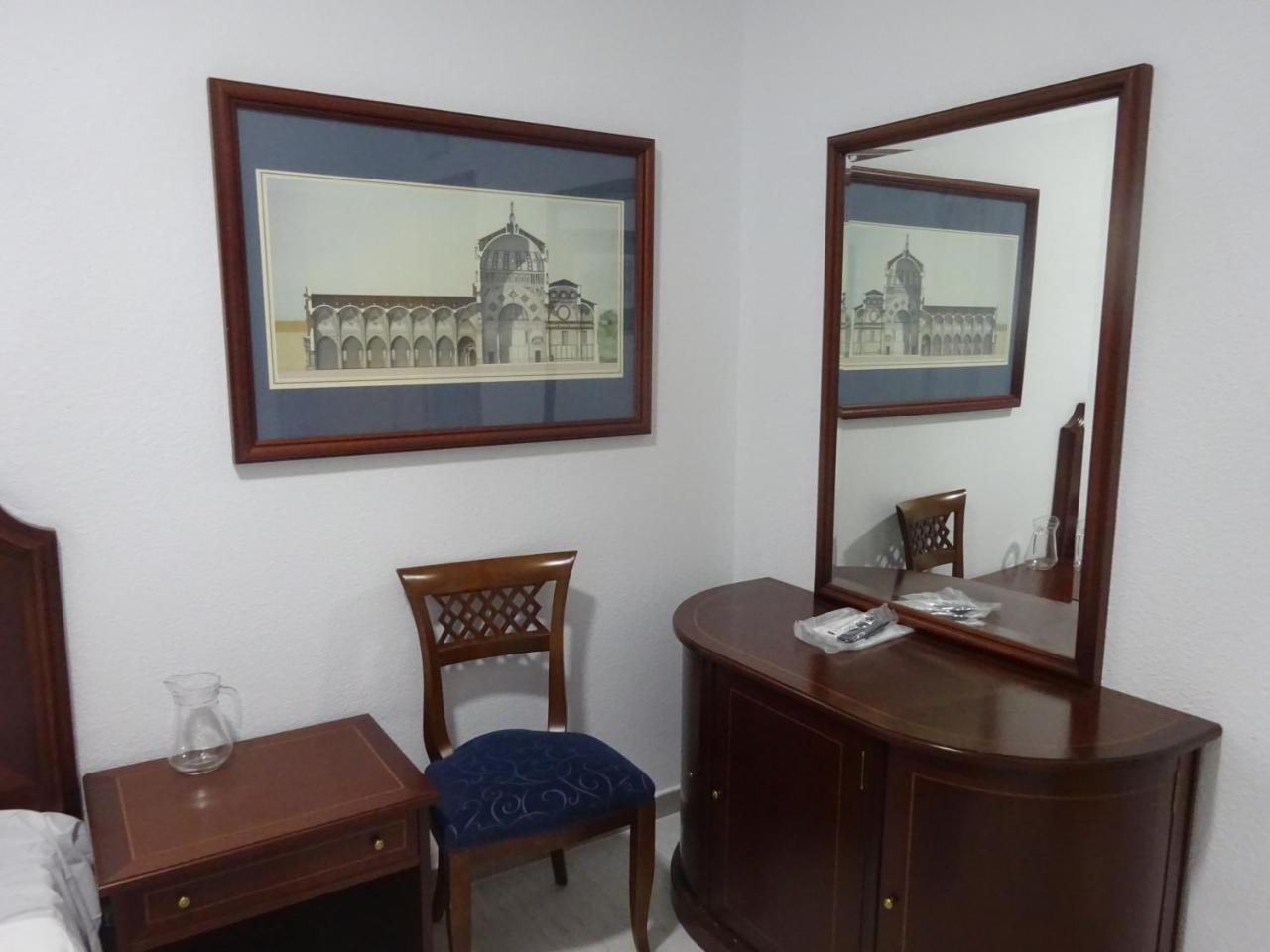 Hostal Lavapies Мадрид Экстерьер фото