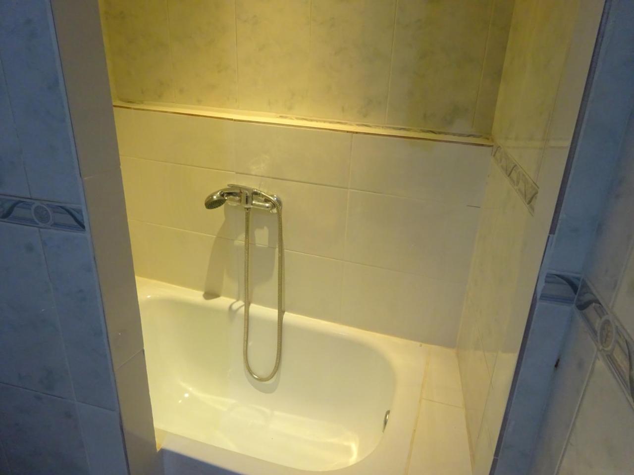 Hostal Lavapies Мадрид Экстерьер фото
